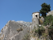 Czarnogóra - Kotor - zaczynamy zdobywanie murów obronnych - Sławek nie odpuścił żadnego zakamarku 
