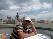 Węgry - Budapeszt -rejs po Dunaju - z widokiem na gmach parlamentu